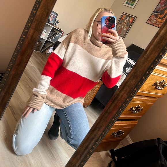 large turtleneck - Picture 2 of 3